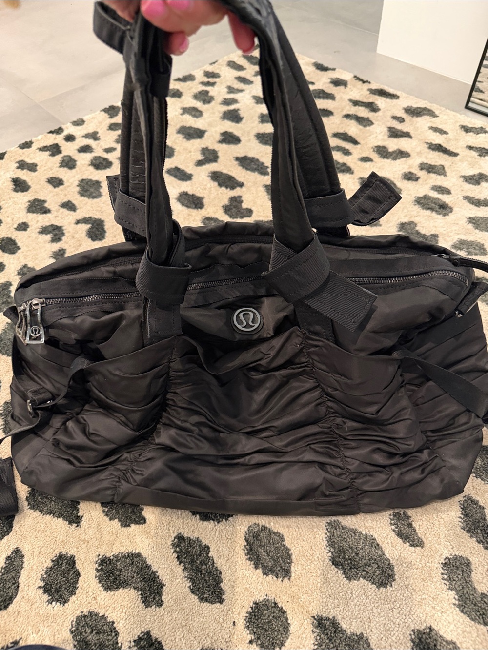 Lululemon STRIVE FOR GREATNESS Lg DUFFLE Gym Travel Bag Tote Black